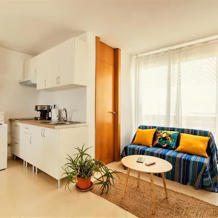 Penthouse Duplex In A 4 Floors Spanish House -8 Min To Center By Metro Apartment *