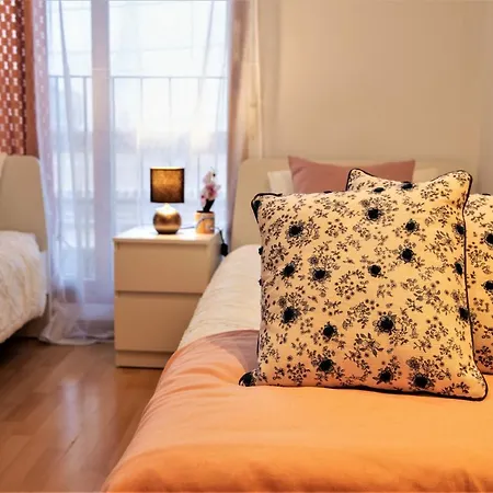 Penthouse Duplex In A 4 Floors Spanish House -8 Min To Center By Metro Apartment *