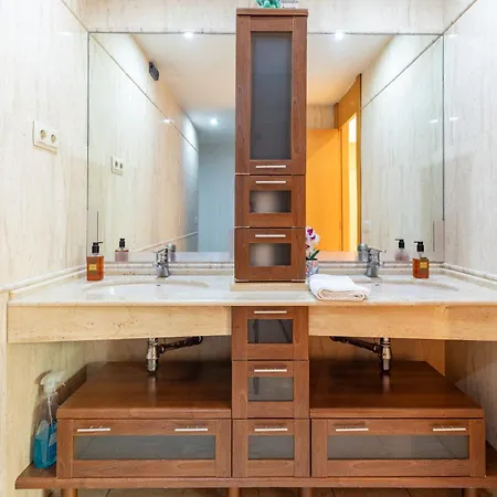 Penthouse Duplex In A 4 Floors Spanish House -8 Min To Center By Metro Apartment *