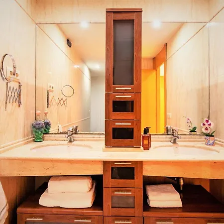 Penthouse Duplex In A 4 Floors Spanish House -8 Min To Center By Metro Апартаменты